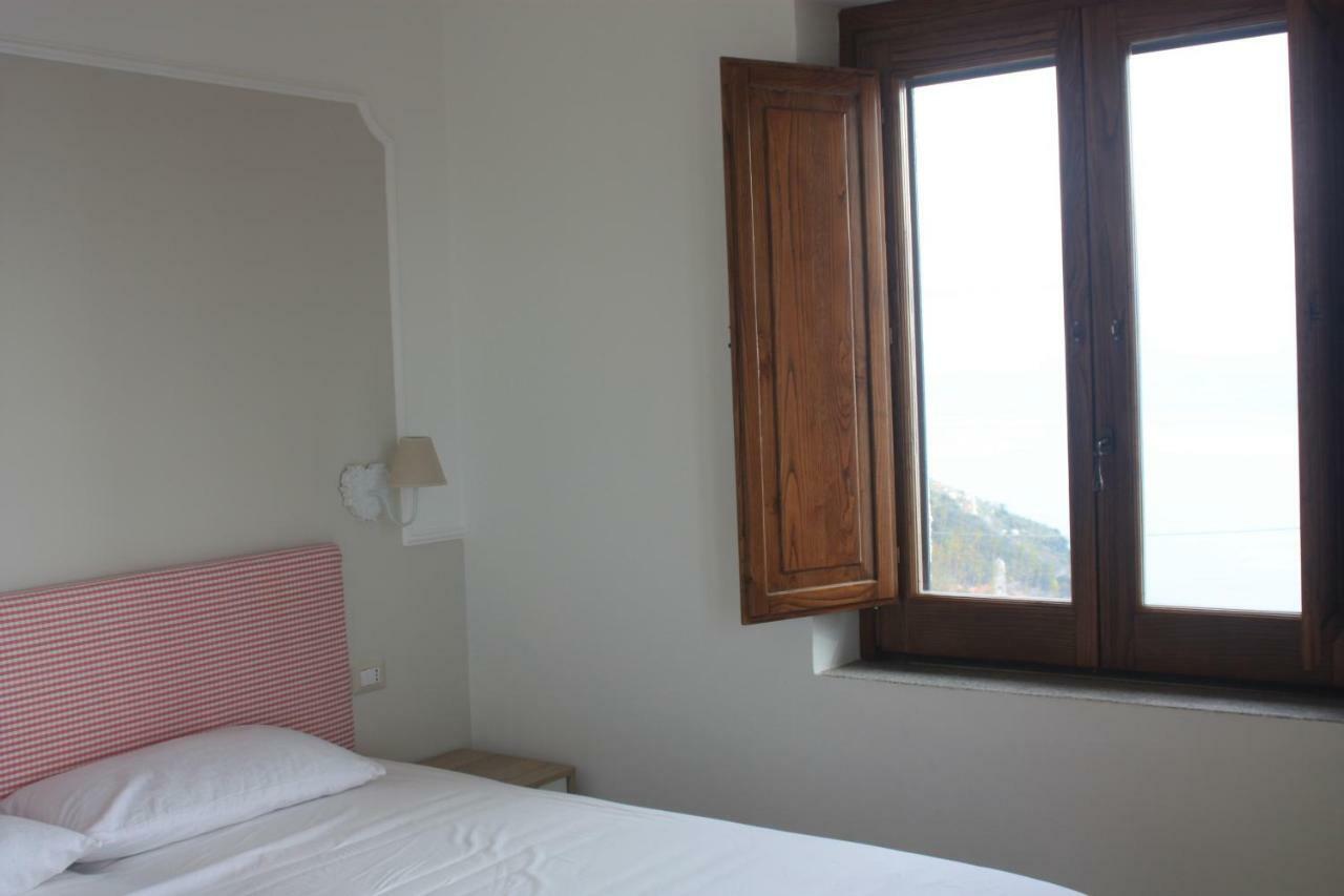 Residence Pizzo Corvo Фуроре Екстериор снимка